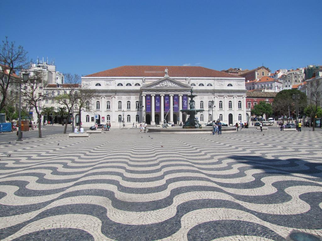 Remodeled Historic Apartment In Bairro Alto Lisboa Exterior foto