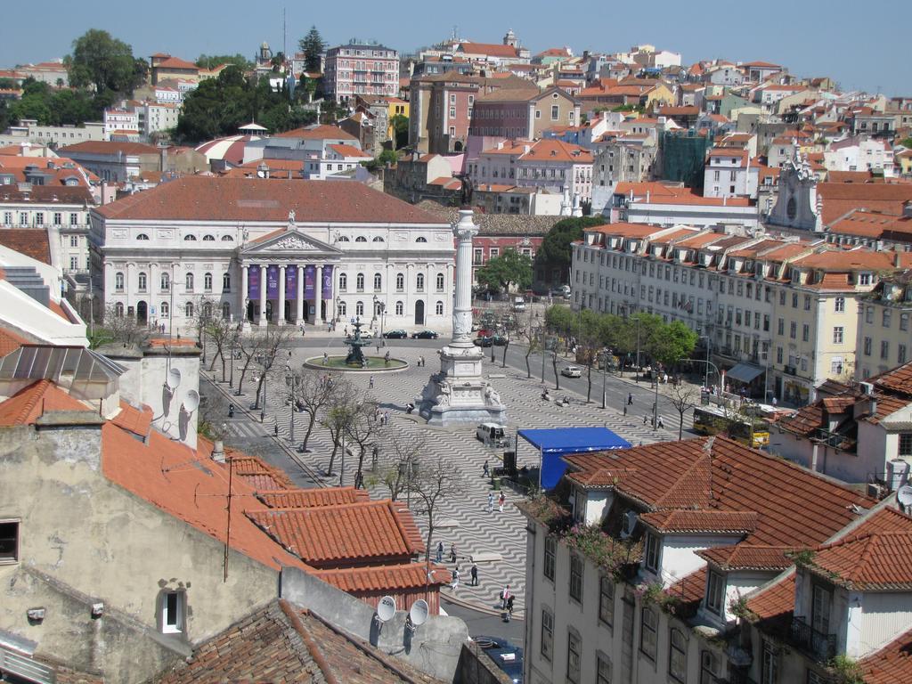 Remodeled Historic Apartment In Bairro Alto Lisboa Exterior foto