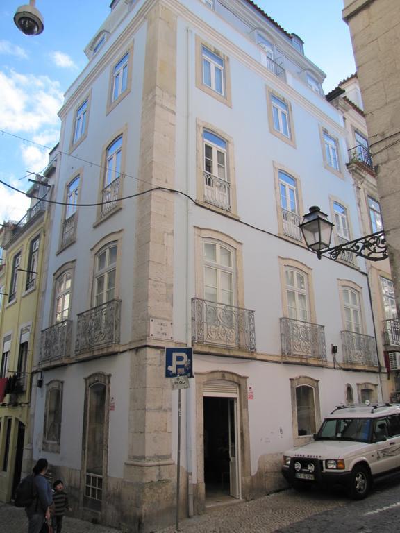 Remodeled Historic Apartment In Bairro Alto Lisboa Exterior foto