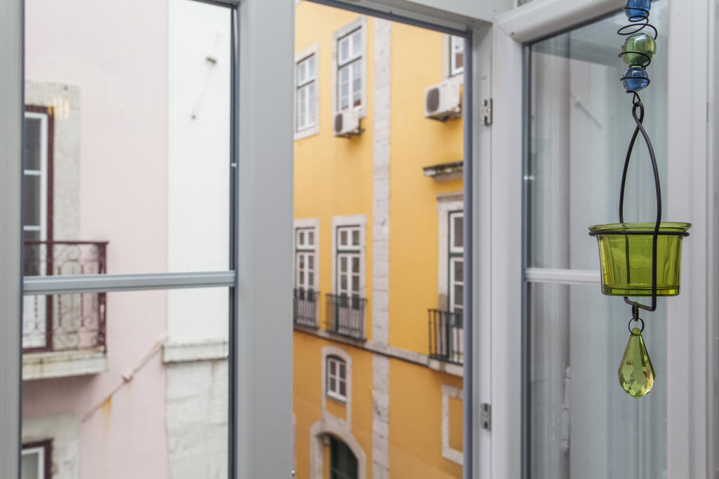 Remodeled Historic Apartment In Bairro Alto Lisboa Zimmer foto